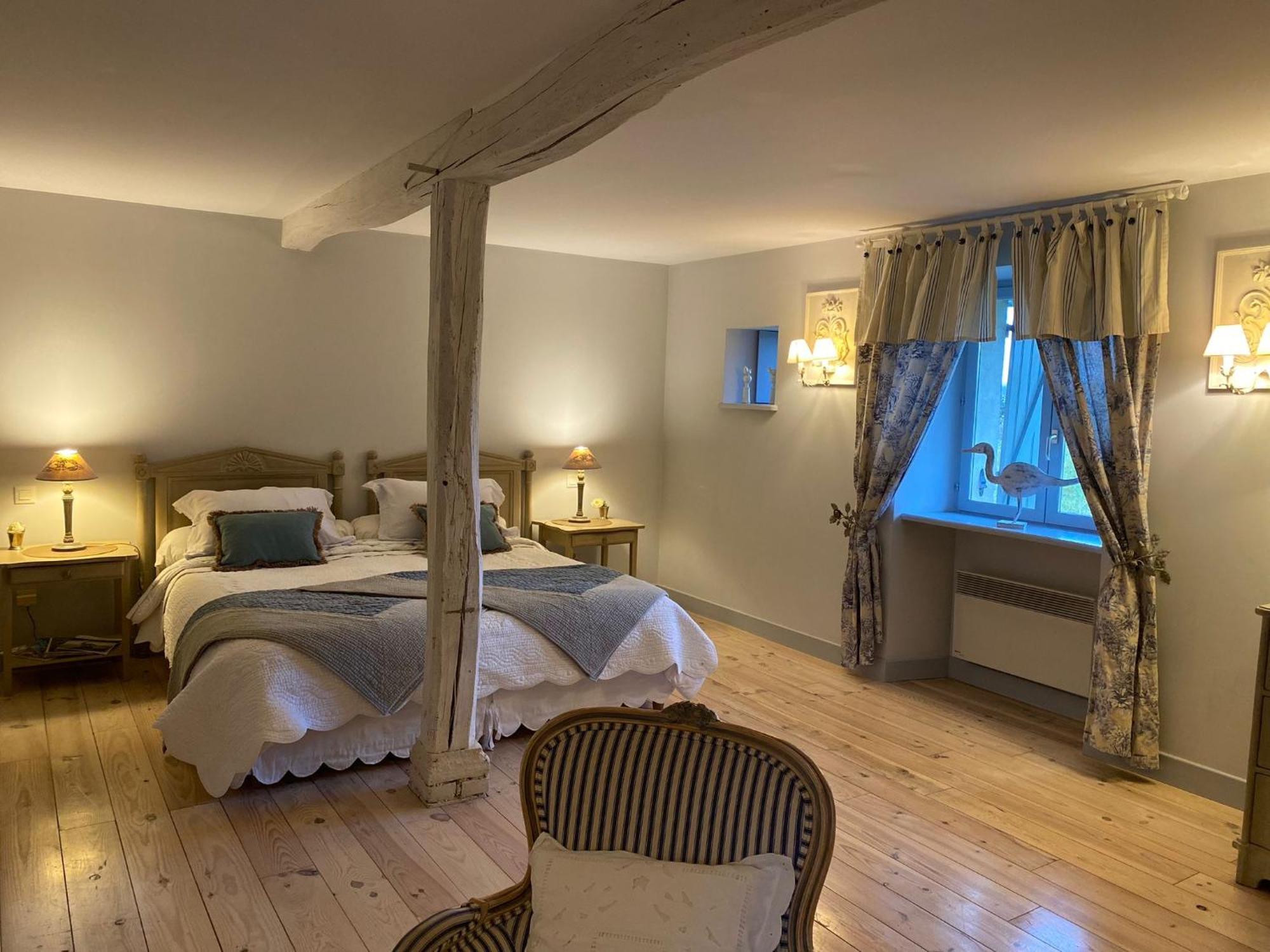 Domaine De La Creuse Bed & Breakfast Moussey  Bagian luar foto